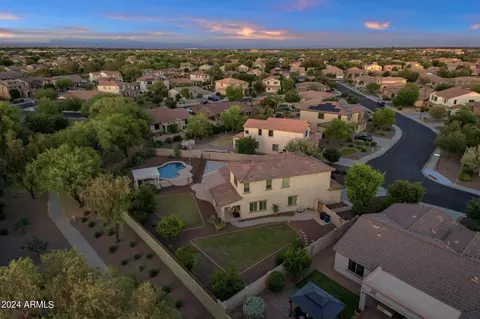 View/Area - 1074 E Periwinkle Way, Gilbert, AZ 85297 photo 5 of 19