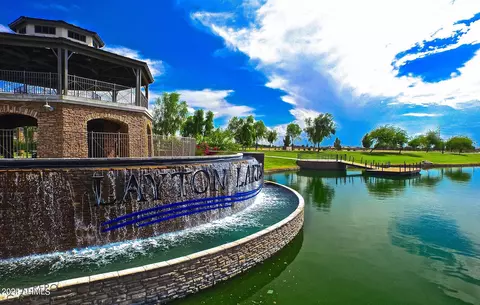 View/Area - 1074 E Periwinkle Way, Gilbert, AZ 85297 photo 7 of 19