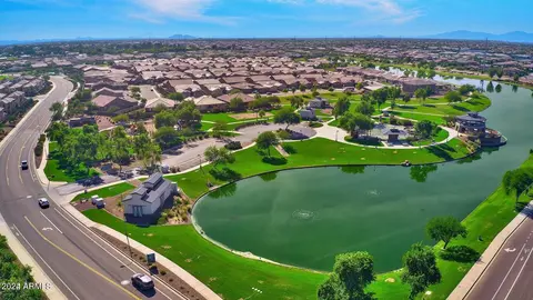 View/Area - 1074 E Periwinkle Way, Gilbert, AZ 85297 photo 11 of 19
