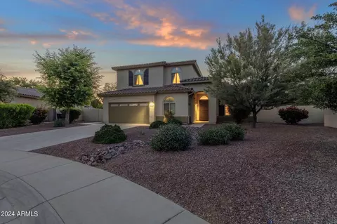 Exterior - 1074 E Periwinkle Way, Gilbert, AZ 85297 photo 2 of 14