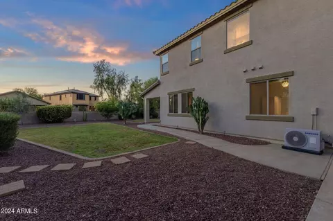 Exterior - 1074 E Periwinkle Way, Gilbert, AZ 85297 photo 8 of 14