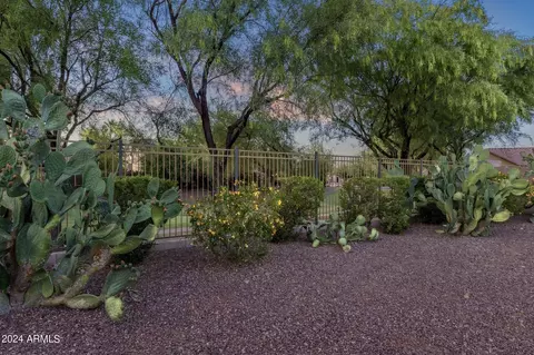 Exterior - 1074 E Periwinkle Way, Gilbert, AZ 85297 photo 13 of 14