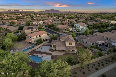 1074 E Periwinkle Way, Gilbert, AZ 85297