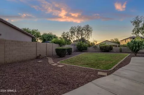 Exterior - 1074 E Periwinkle Way, Gilbert, AZ 85297 photo 7 of 14