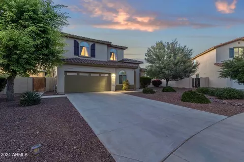 Exterior - 1074 E Periwinkle Way, Gilbert, AZ 85297 photo 4 of 14