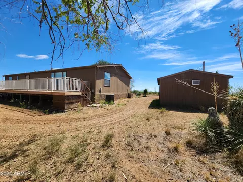 6080 E Cattle Dr, Willcox, AZ 85643
