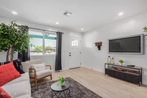 580 N Pasadena --, Mesa, AZ 85201 photo 5