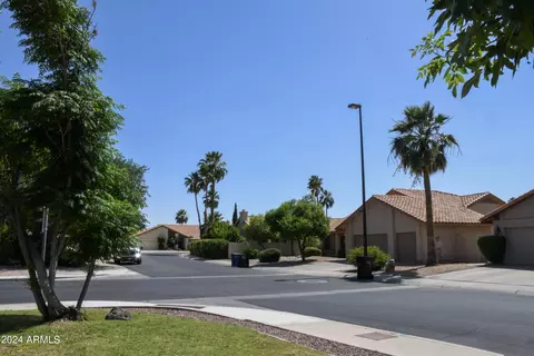 609 S Scallop Dr, Gilbert, AZ 85233 photo 3