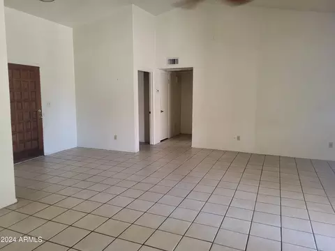 454 E Hackamore St, Mesa, AZ 85203 photo 2