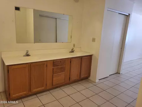 454 E Hackamore St, Mesa, AZ 85203 photo 8
