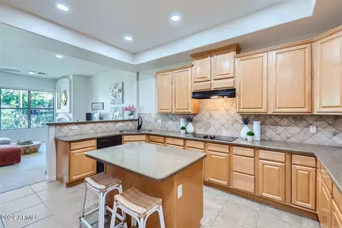 3427 E Pyrenees Pass, Phoenix, AZ 85018 photo 3