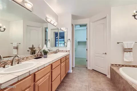 3427 E Pyrenees Pass, Phoenix, AZ 85018 photo 11