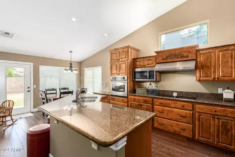 1730 E Aspen Way, Gilbert, AZ 85234 photo 9