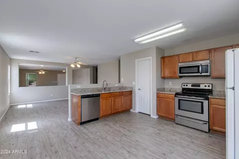 1110 E Milada Dr, Phoenix, AZ 85042 photo 14