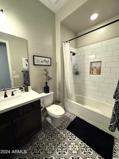 2940 E Daley Ln, Phoenix, AZ 85050 photo 27
