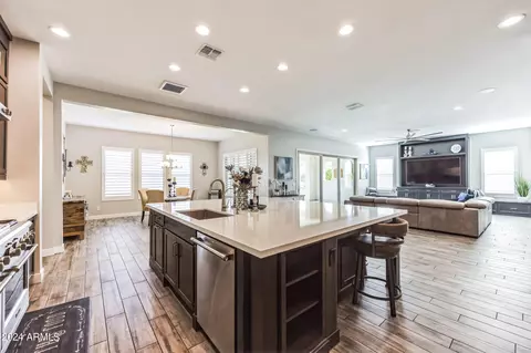 2940 E Daley Ln, Phoenix, AZ 85050 photo 5