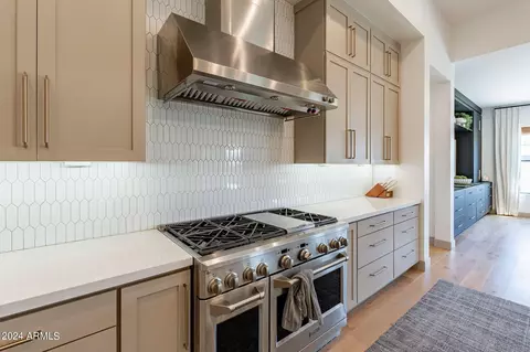 Kitchen - 1709 Everglade Ln, Gilbert, AZ 85298 photo 6 of 7
