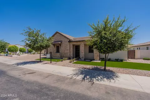 Exterior - 1709 Everglade Ln, Gilbert, AZ 85298 photo 2 of 15