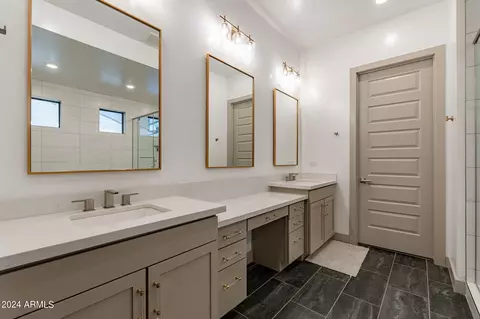 Bath - 1709 Everglade Ln, Gilbert, AZ 85298 photo 4 of 6