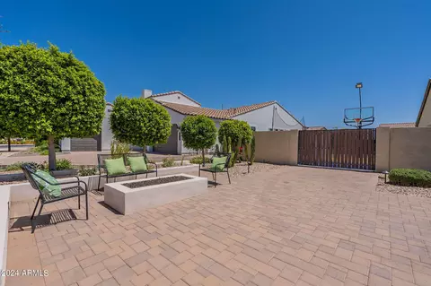 Exterior - 1709 Everglade Ln, Gilbert, AZ 85298 photo 3 of 15