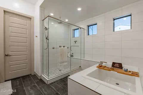 Bath - 1709 Everglade Ln, Gilbert, AZ 85298 photo 5 of 6