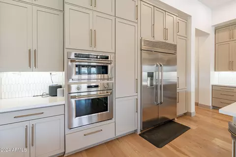 Kitchen - 1709 Everglade Ln, Gilbert, AZ 85298 photo 5 of 7