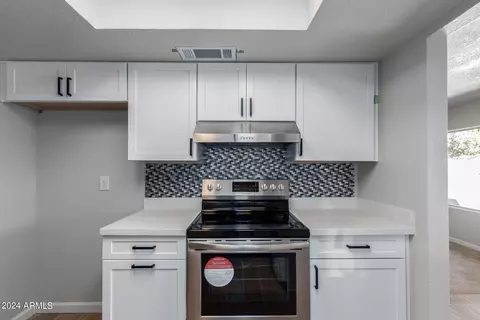 3355 W Juniper Ave, Phoenix, AZ 85053 photo 9