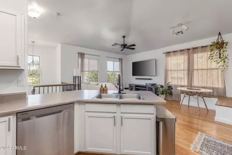110 W Laurel Ct, Gilbert, AZ 85233 photo 12