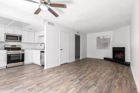 15601 N 27th St #32, Phoenix, AZ 85032