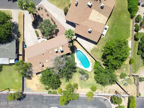 View/Area - 5535 N 11th St, Phoenix, AZ 85014 photo 2 of 4