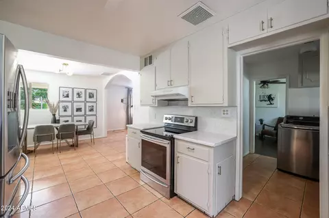 Kitchen - 5535 N 11th St, Phoenix, AZ 85014 photo 2 of 4