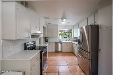 Kitchen - 5535 N 11th St, Phoenix, AZ 85014 photo 1 of 4