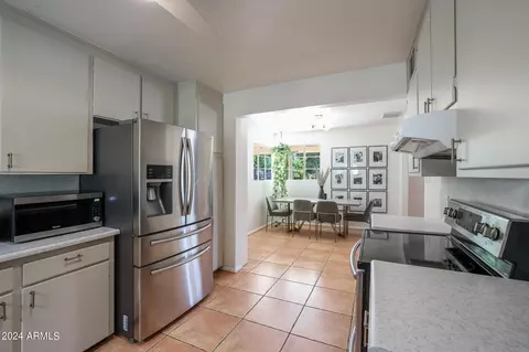 Kitchen - 5535 N 11th St, Phoenix, AZ 85014 photo 3 of 4