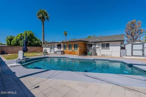 2439 N 38th Pl, Phoenix, AZ 85008