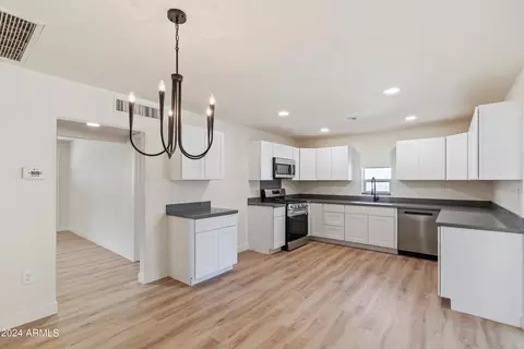 1350 E Mercer Ln, Phoenix, AZ 85020