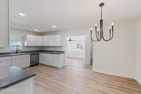 1350 E Mercer Ln, Phoenix, AZ 85020 photo 12