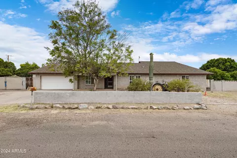 6411 E Holiday Dr, Mesa, AZ 85215 photo 3