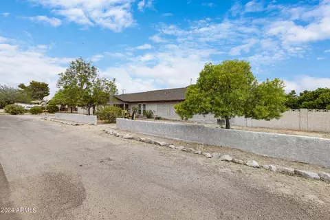 6411 E Holiday Dr, Mesa, AZ 85215 photo 4