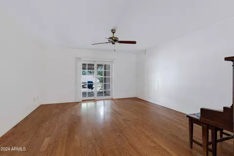 6411 E Holiday Dr, Mesa, AZ 85215 photo 9