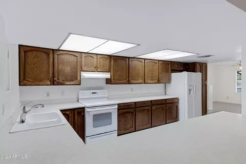 6411 E Holiday Dr, Mesa, AZ 85215 photo 15