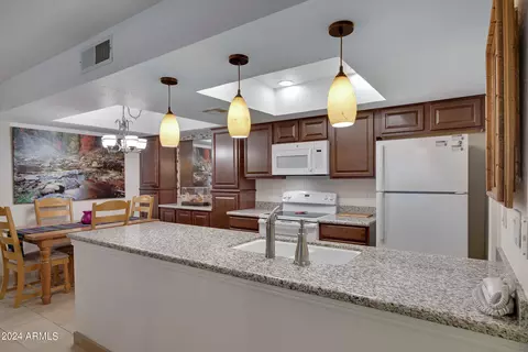 145 N 74th St #123, Mesa, AZ 85207