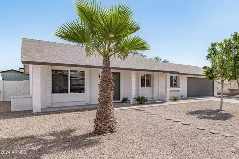 513 W Oraibi Dr, Phoenix, AZ 85027 photo 4