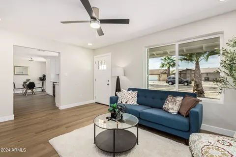 513 W Oraibi Dr, Phoenix, AZ 85027 photo 9