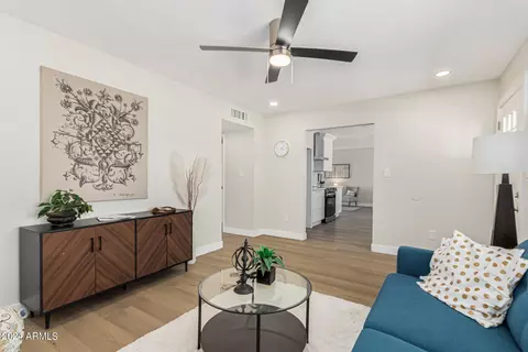 513 W Oraibi Dr, Phoenix, AZ 85027 photo 10