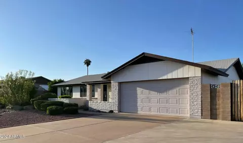 4902 W Larkspur Dr, Glendale, AZ 85304