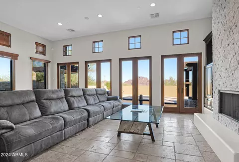 Living - 7260 Eagle Crest Dr #19, Mesa, AZ 85207 photo 1 of 8