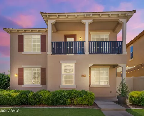 882 S Wallrade Ln, Gilbert, AZ 85296 photo 2