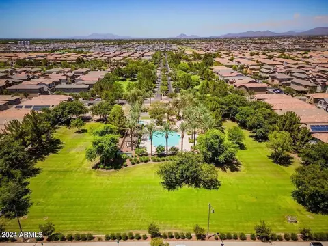 882 S Wallrade Ln, Gilbert, AZ 85296 photo 39