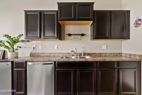 882 S Wallrade Ln, Gilbert, AZ 85296 photo 12