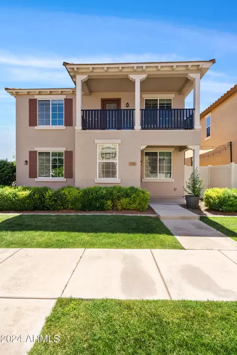 882 S Wallrade Ln, Gilbert, AZ 85296